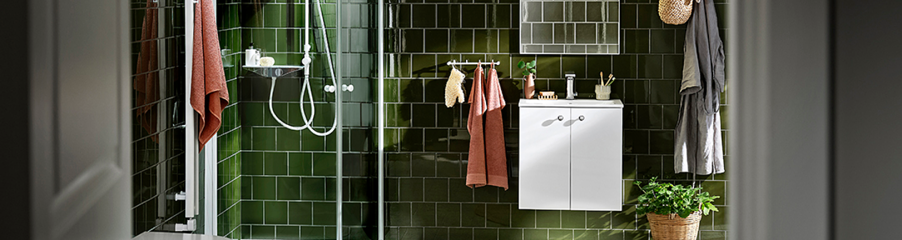 Isella kommod med dubbeldörrar