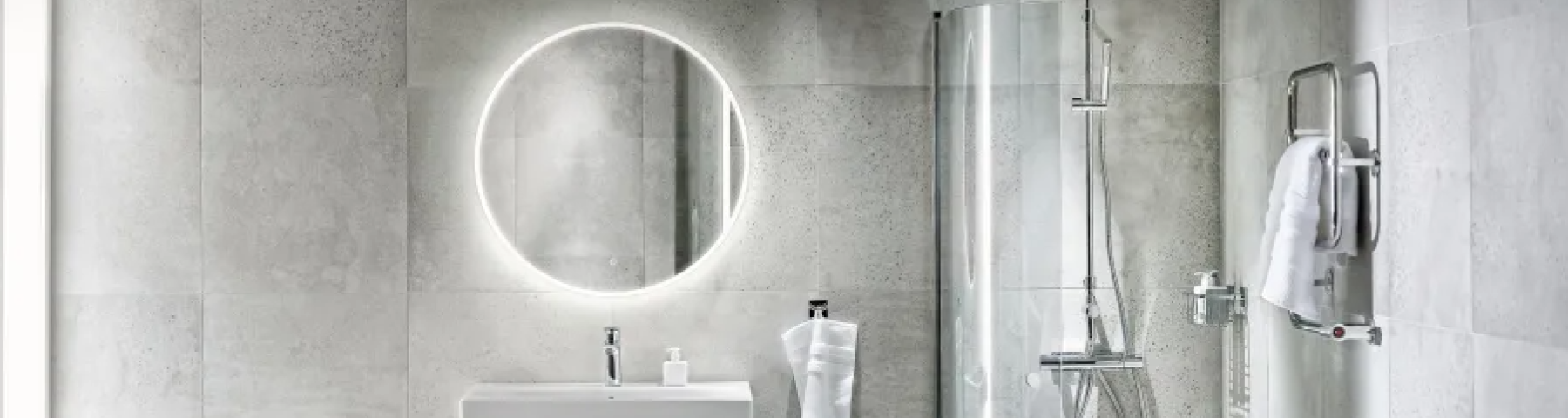 Bliss spegel med infälld LED-belysning.